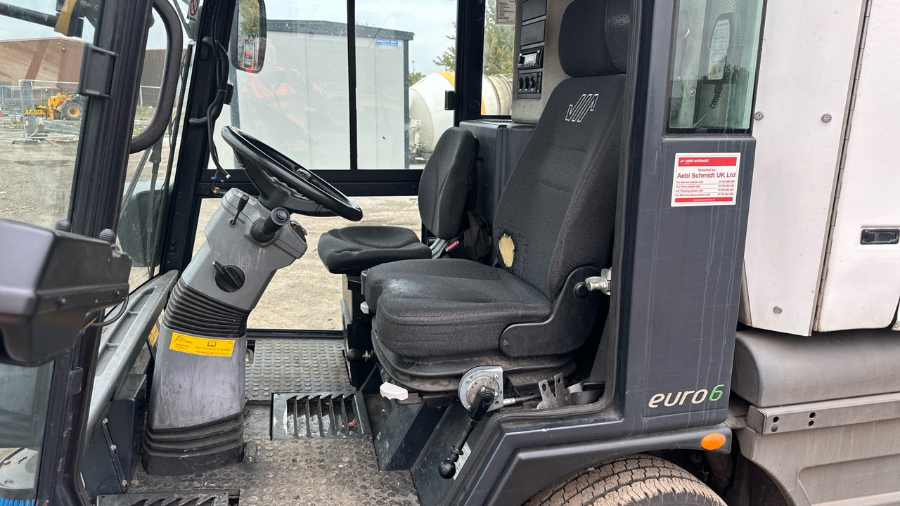 SCHMIDT SWINGO 200 - 거리 청소 차량 : 사진 5 SCHMIDT SWINGO 200 - 거리 청소 차량 : 사진 5