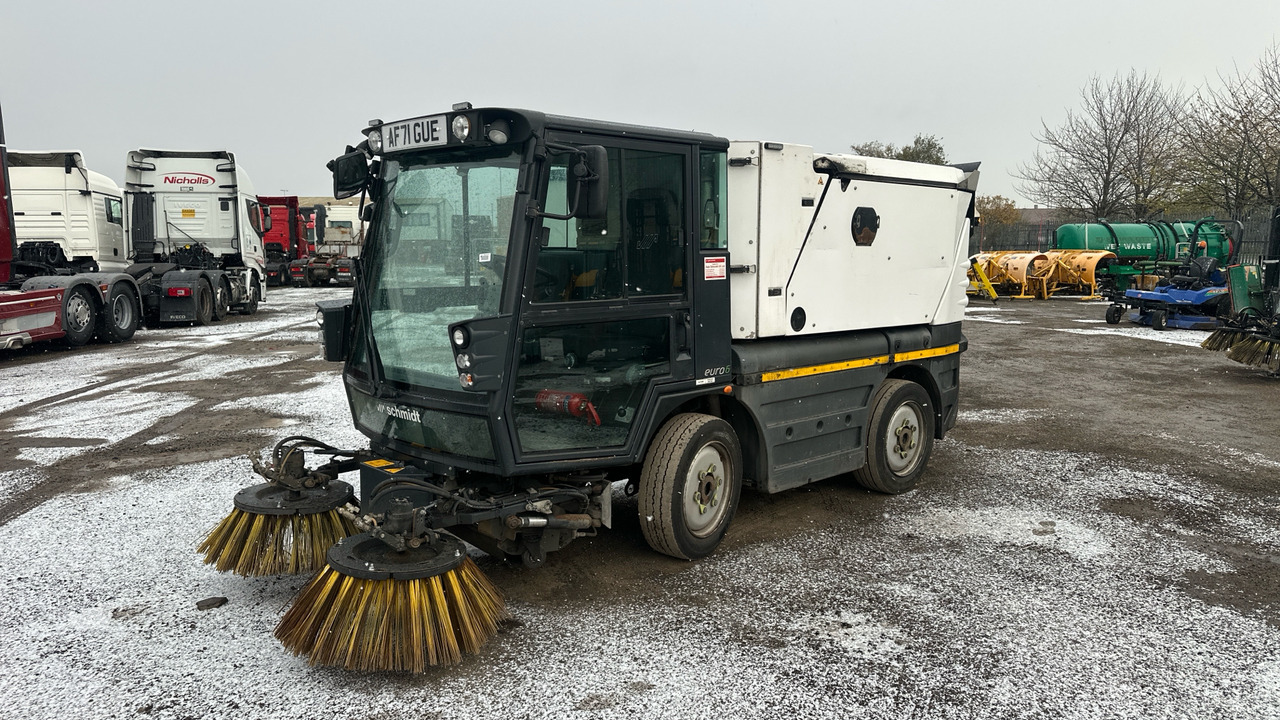 SCHMIDT SWINGO 200 - 거리 청소 차량 : 사진 2 SCHMIDT SWINGO 200 - 거리 청소 차량 : 사진 2