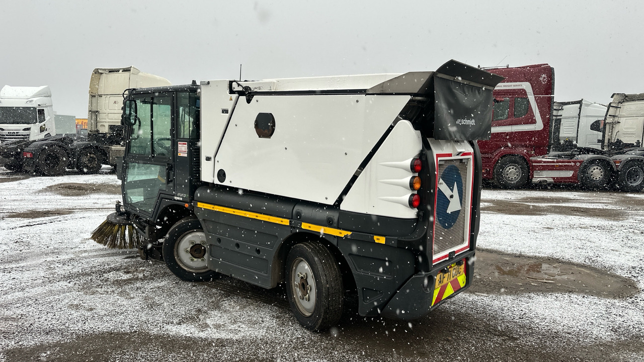 SCHMIDT SWINGO 200 - 거리 청소 차량 : 사진 3 SCHMIDT SWINGO 200 - 거리 청소 차량 : 사진 3