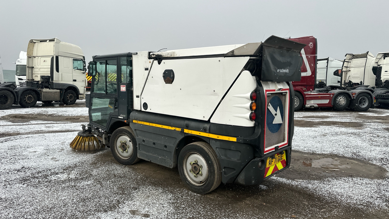 SCHMIDT SWINGO 200 - 거리 청소 차량 : 사진 3 SCHMIDT SWINGO 200 - 거리 청소 차량 : 사진 3