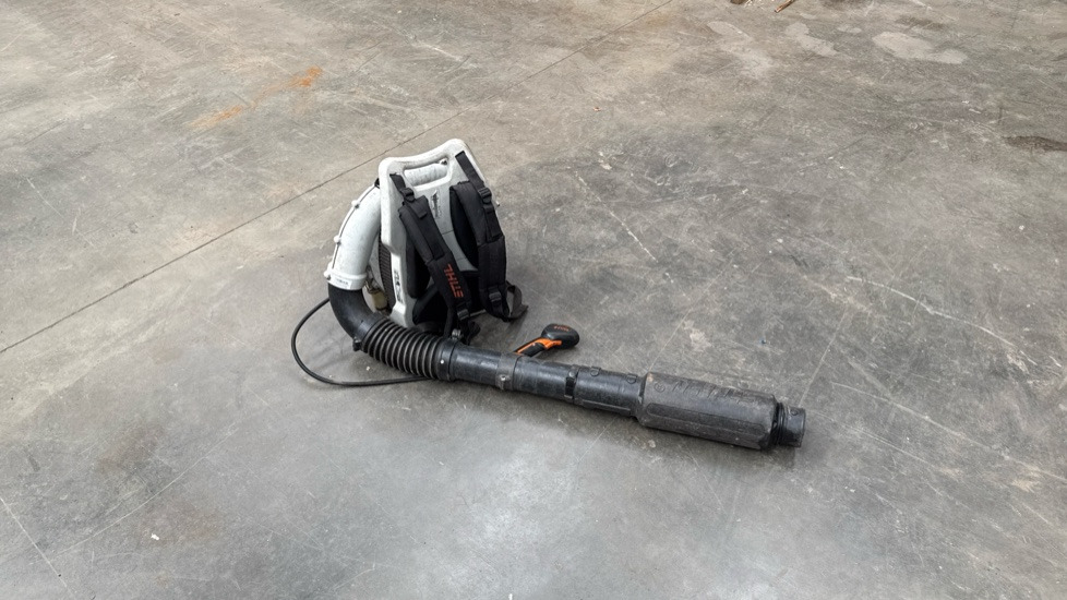 STIHL BR500 LEAF BLOWER BACKPACK - 건설장비 : 사진 4 STIHL BR500 LEAF BLOWER BACKPACK - 건설장비 : 사진 4