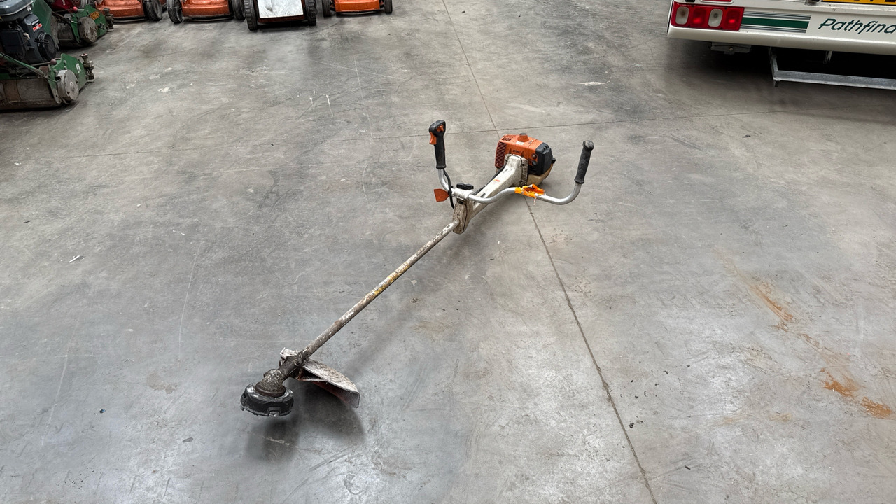 STIHL FS45C STRIMMER - 건설장비 : 사진 2 STIHL FS45C STRIMMER - 건설장비 : 사진 2