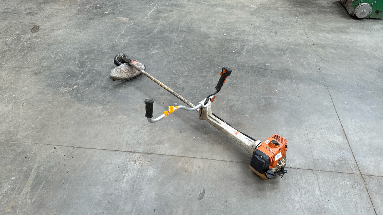 STIHL FS45C STRIMMER - 건설장비 : 사진 1 STIHL FS45C STRIMMER - 건설장비 : 사진 1