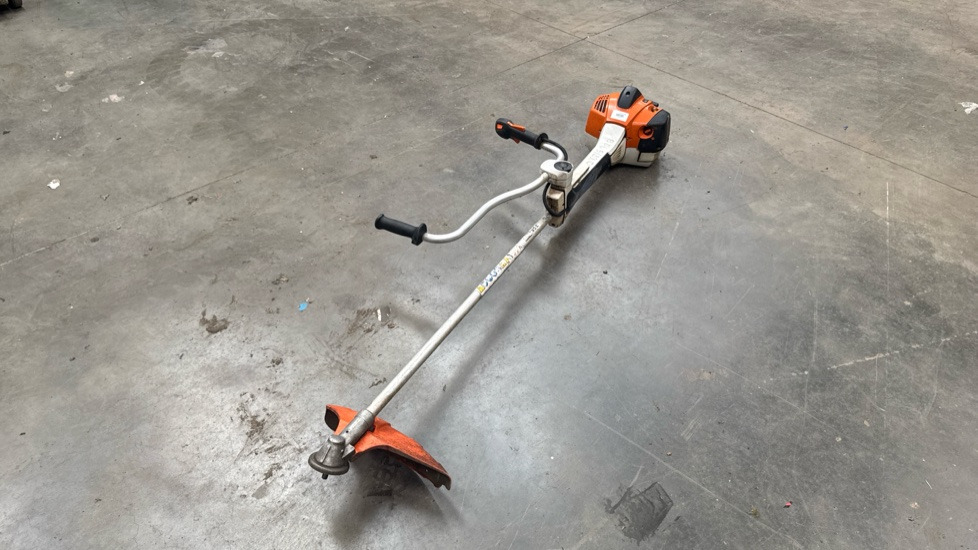 STIHL FS490C STRIMMER - 건설장비 : 사진 2 STIHL FS490C STRIMMER - 건설장비 : 사진 2