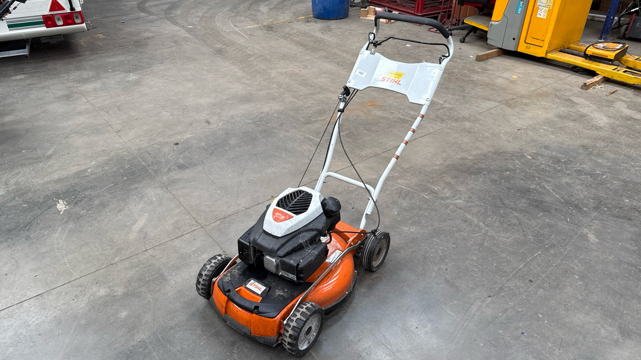 STIHL RM4 RTP - 정원 모어 : 사진 4 STIHL RM4 RTP - 정원 모어 : 사진 4