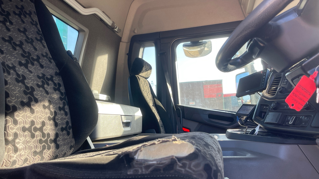 Scania P 410 - 견인 트럭 : 사진 5 Scania P 410 - 견인 트럭 : 사진 5