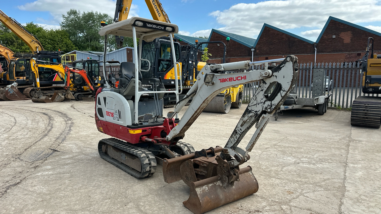 TAKEUCHI TB216 - 미니 굴삭기 : 사진 1 TAKEUCHI TB216 - 미니 굴삭기 : 사진 1