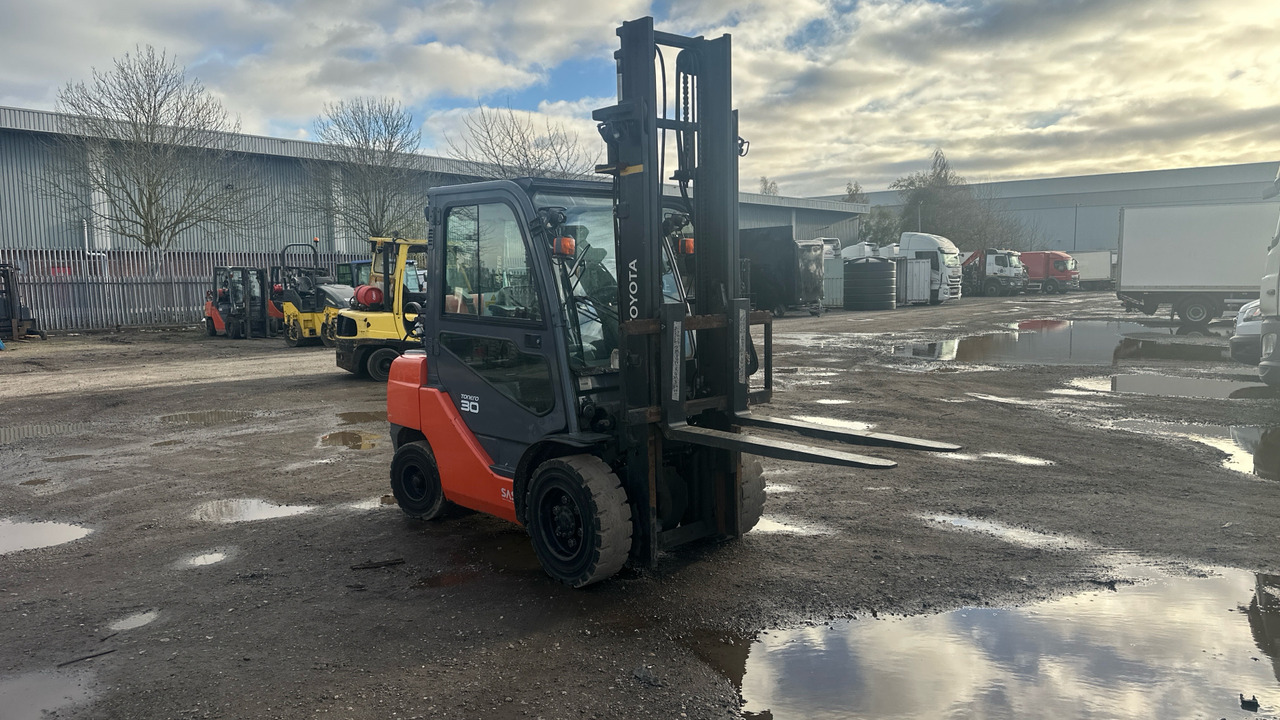 TOYOTA TONERO 30 - LPG 지게차 : 사진 1 TOYOTA TONERO 30 - LPG 지게차 : 사진 1