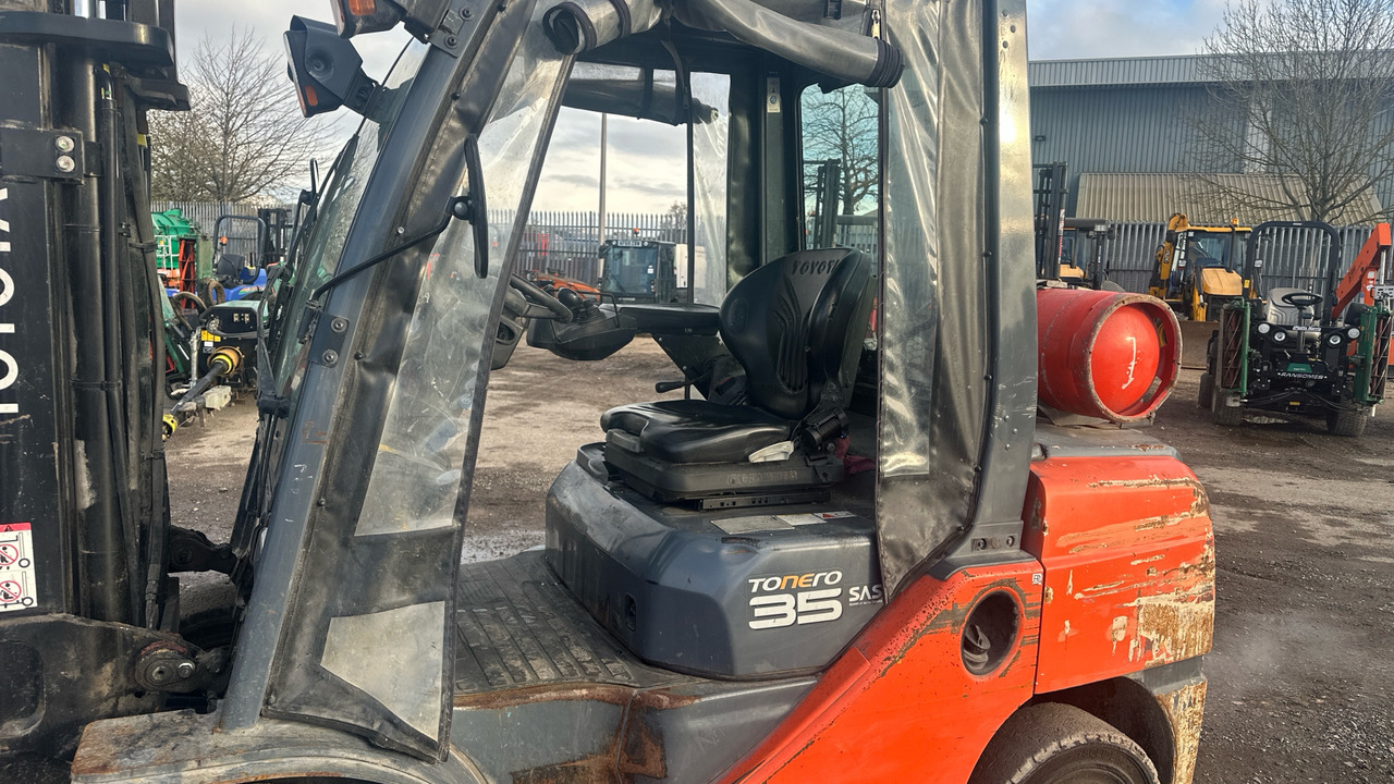 TOYOTA TONERO 35 - LPG 지게차 : 사진 5 TOYOTA TONERO 35 - LPG 지게차 : 사진 5