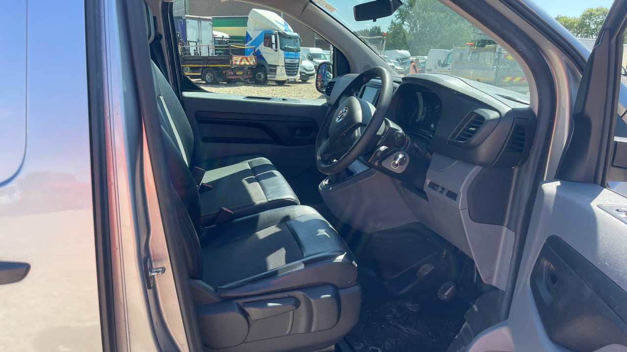 VAUXHALL VIVARO 2700 1.5 100PS - 소형 밴 : 사진 5 VAUXHALL VIVARO 2700 1.5 100PS - 소형 밴 : 사진 5