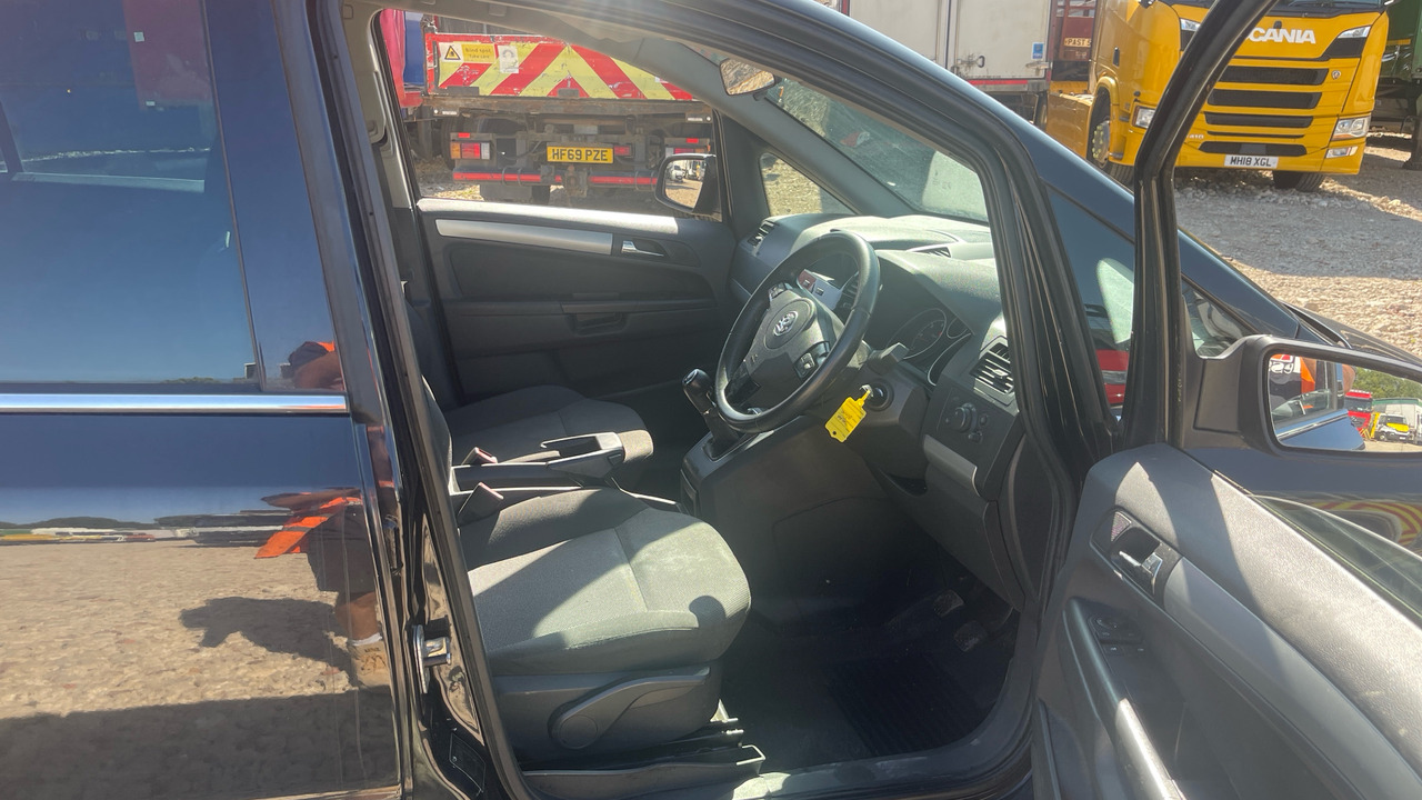 VAUXHALL ZAFIRA 1.7 CDTI - 차량 : 사진 5 VAUXHALL ZAFIRA 1.7 CDTI - 차량 : 사진 5