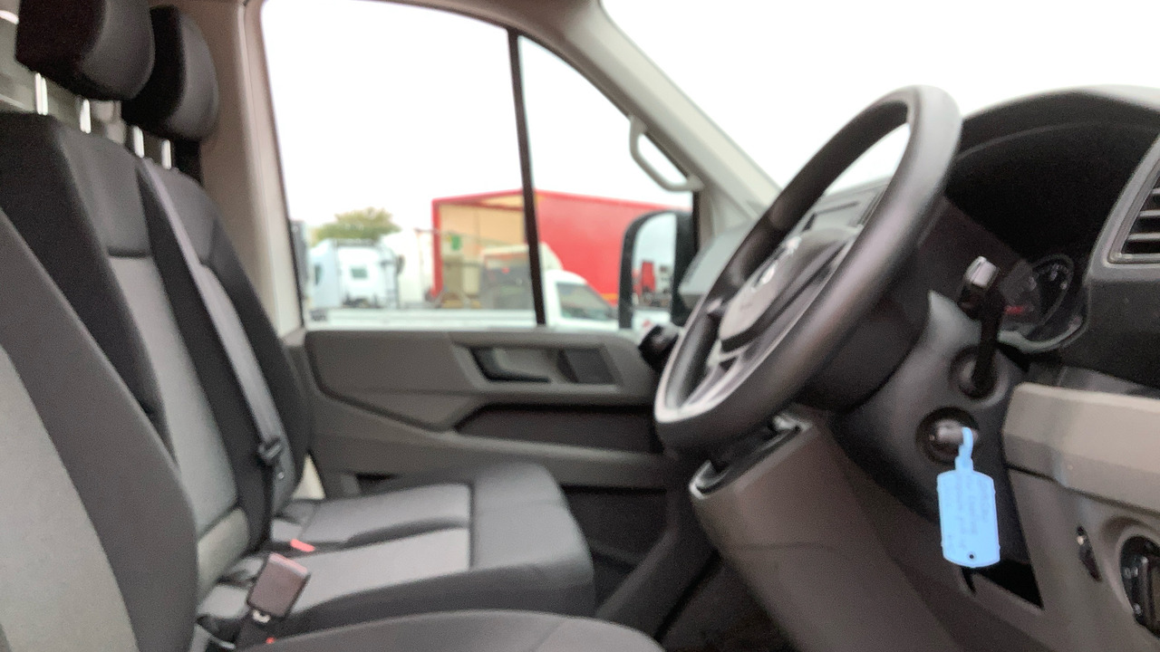 VOLKSWAGEN CRAFTER CR35 2.0 TDI 140PS STARTLINE - 플랫베드 밴 : 사진 5 VOLKSWAGEN CRAFTER CR35 2.0 TDI 140PS STARTLINE - 플랫베드 밴 : 사진 5