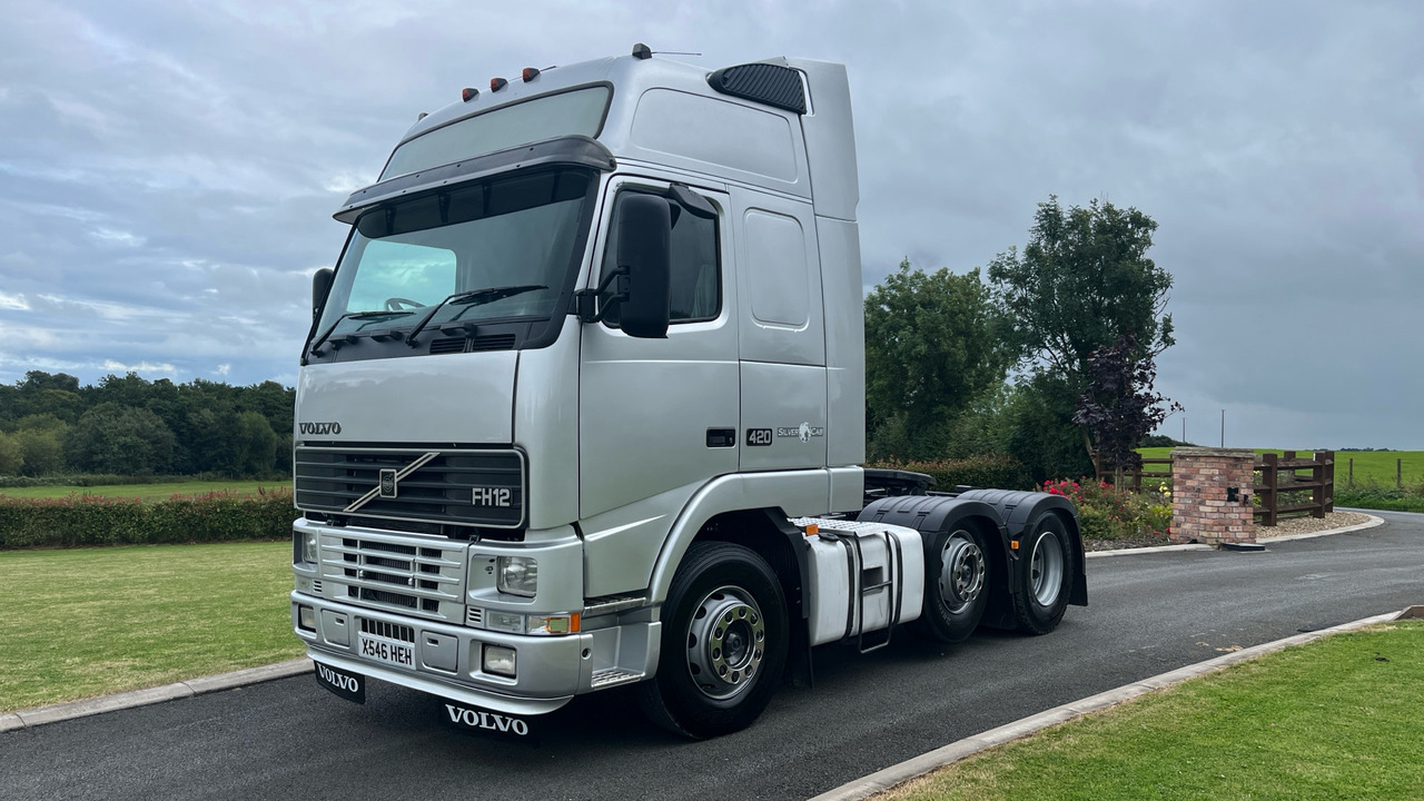 VOLVO FH12.420 SILVER EDITION - XL GLOBETROTTER - 트랙터 유닛 : 사진 2 VOLVO FH12.420 SILVER EDITION - XL GLOBETROTTER - 트랙터 유닛 : 사진 2