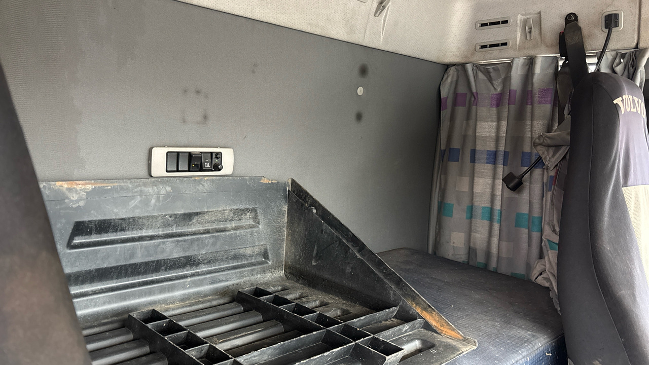 트랙터 유닛 VOLVO FM 12 : 사진 17