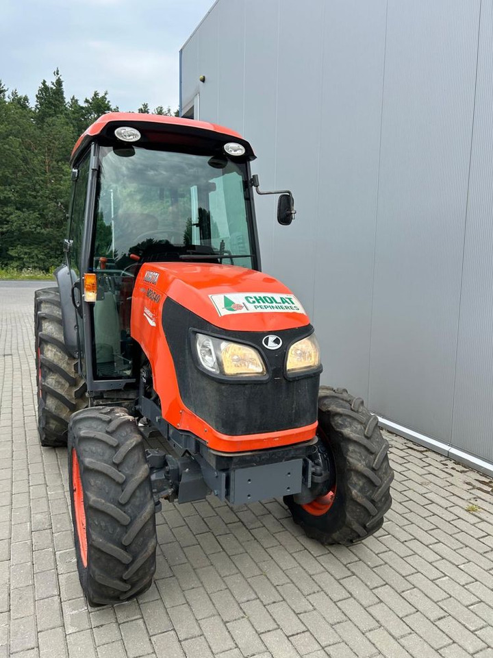 Kubota M8540 Narrow sadowniczy ciagnik Wsuper stanie 40km/H Nowe opony - 장궤형 트랙터 : 사진 3 Kubota M8540 Narrow sadowniczy ciagnik Wsuper stanie 40km/H Nowe opony - 장궤형 트랙터 : 사진 3