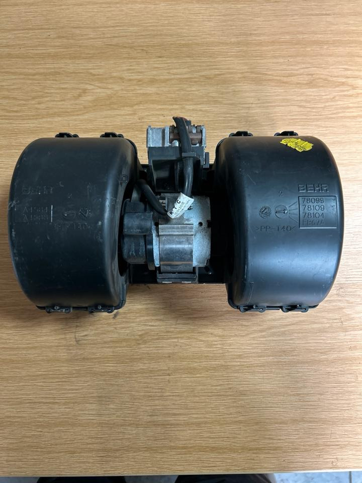 DAF CF Klimaanlage Motor A4584/A4588 - 냉각 시스템 트럭 용 : 사진 1 DAF CF Klimaanlage Motor A4584/A4588 - 냉각 시스템 트럭 용 : 사진 1