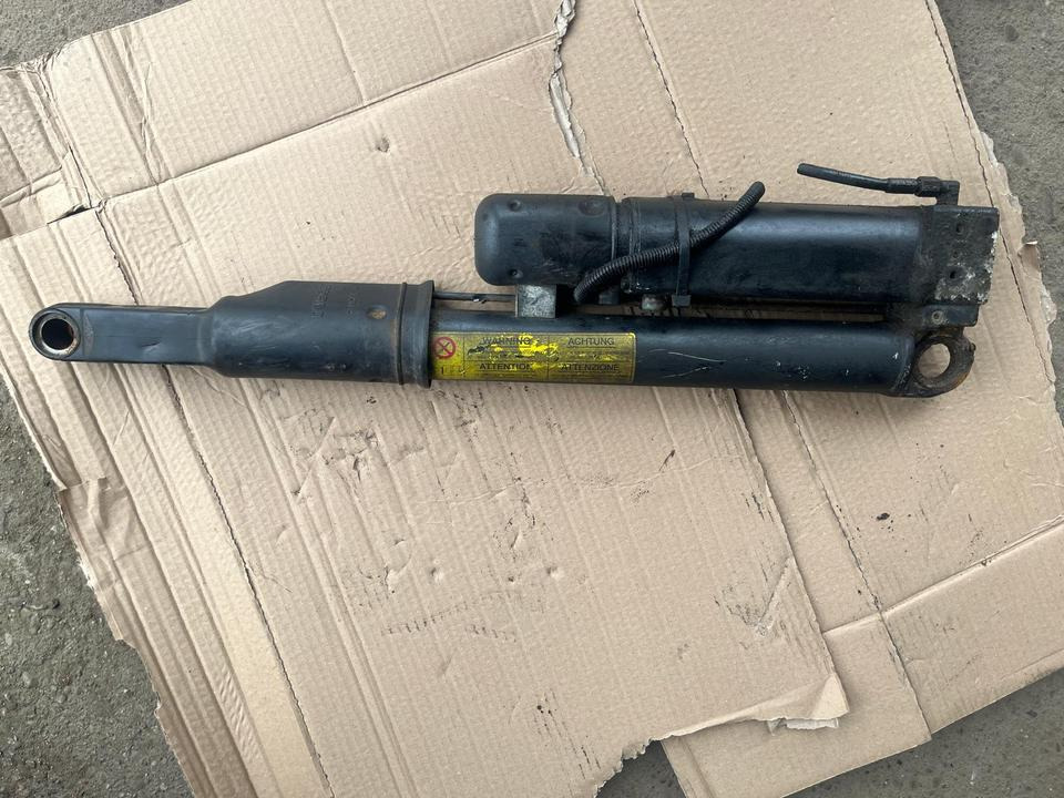 IVECO Stralis 450 Hydraulikzylinder Kippzylinder 500368557 - 유압 실린더 트럭 용 : 사진 1 IVECO Stralis 450 Hydraulikzylinder Kippzylinder 500368557 - 유압 실린더 트럭 용 : 사진 1