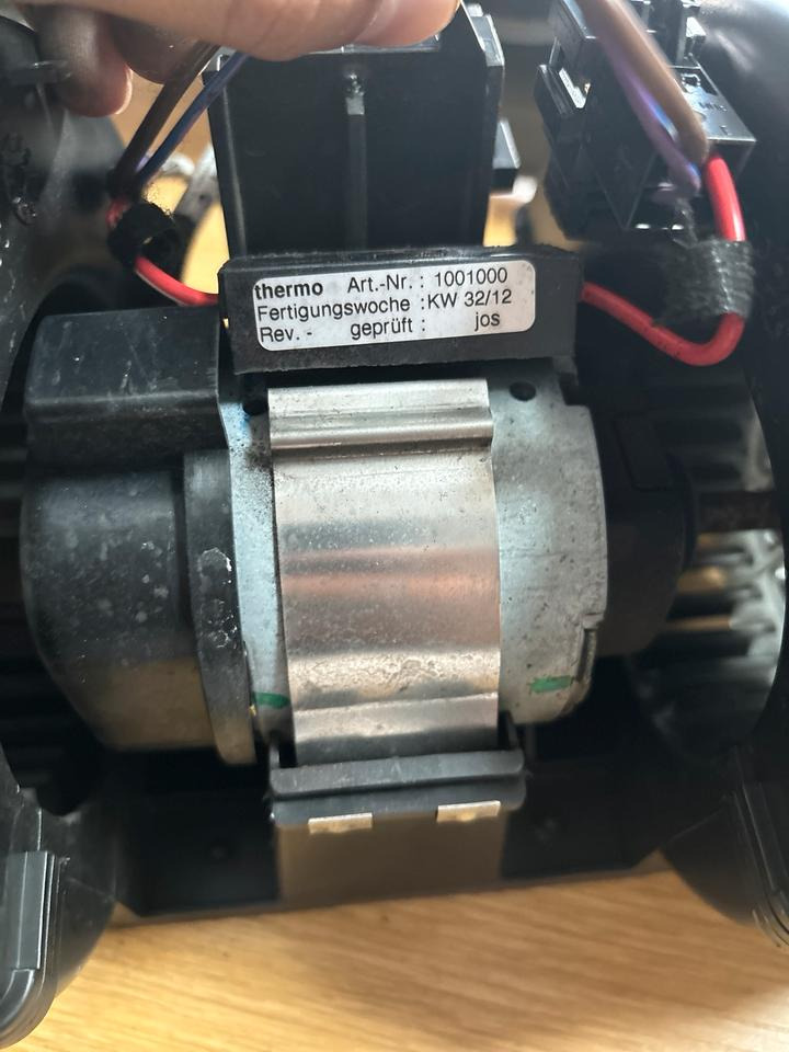 MAN BEHR BOSCH Innen Heizlüfter 9140010500 / H1968002 - 난방/ 환기 트럭 용 : 사진 3 MAN BEHR BOSCH Innen Heizlüfter 9140010500 / H1968002 - 난방/ 환기 트럭 용 : 사진 3