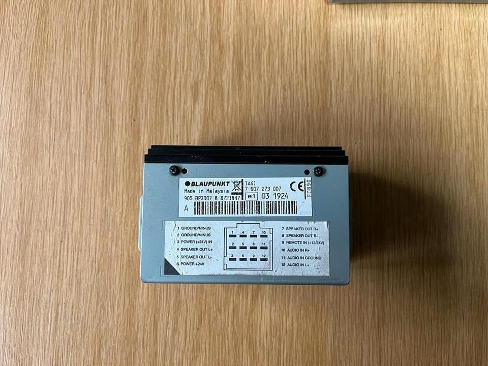 MAN BLAUPUNKT Audio Verstärker 7 607 273 007 - ECU 트럭 용 : 사진 2 MAN BLAUPUNKT Audio Verstärker 7 607 273 007 - ECU 트럭 용 : 사진 2