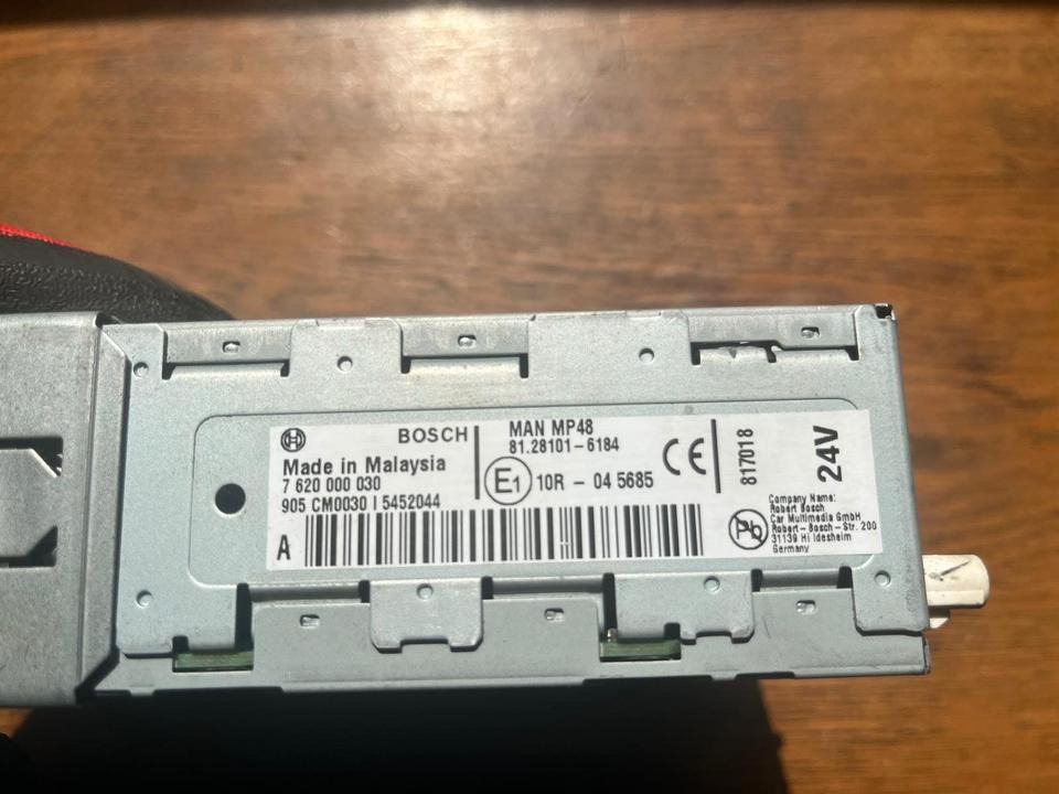 MAN Bosch Multimedia Radio 24V 81.28101-6184 - 내비게이션 시스템 트럭 용 : 사진 2 MAN Bosch Multimedia Radio 24V 81.28101-6184 - 내비게이션 시스템 트럭 용 : 사진 2