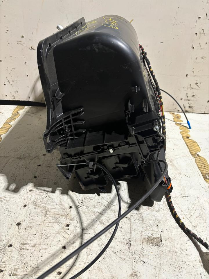 MAN TGL Innenraum Gebläse/Heizung 81.61900.6427 - 난방/ 환기 트럭 용 : 사진 4 MAN TGL Innenraum Gebläse/Heizung 81.61900.6427 - 난방/ 환기 트럭 용 : 사진 4