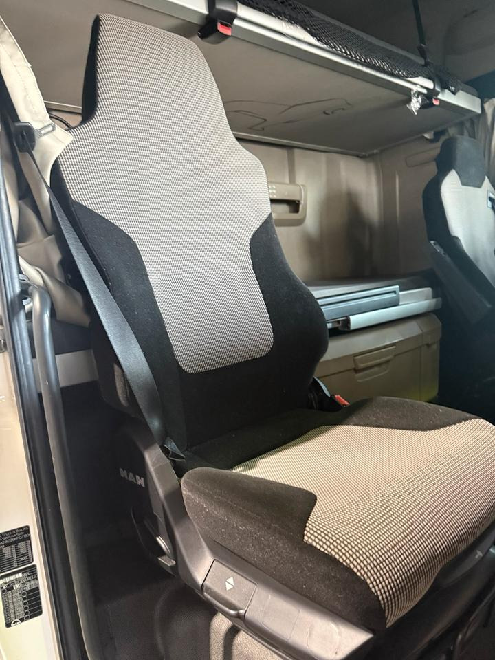 MAN TGX EU6 Beifahrersitz mit Luft - 좌석 트럭 용 : 사진 1 MAN TGX EU6 Beifahrersitz mit Luft - 좌석 트럭 용 : 사진 1