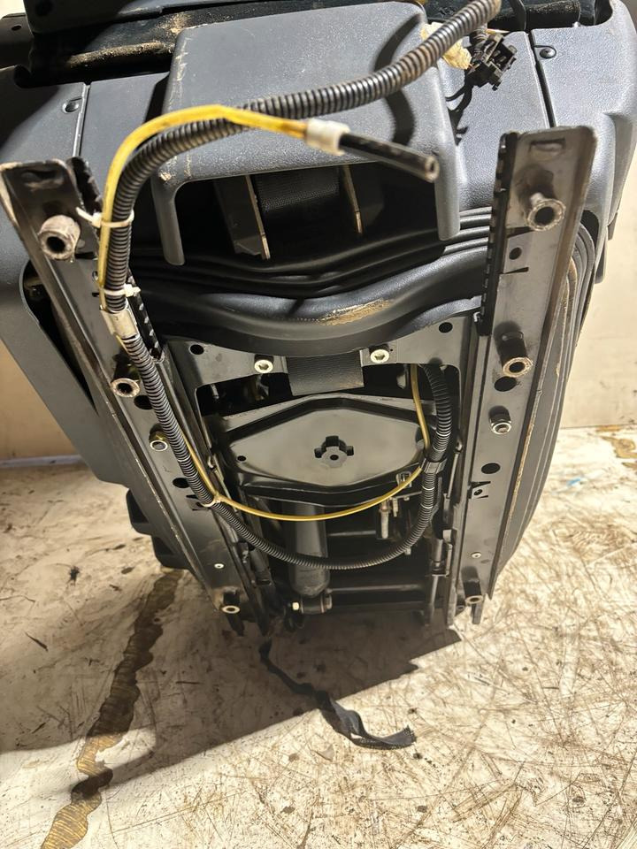 MAN TGX Fahrersitz - 좌석 트럭 용 : 사진 5 MAN TGX Fahrersitz - 좌석 트럭 용 : 사진 5