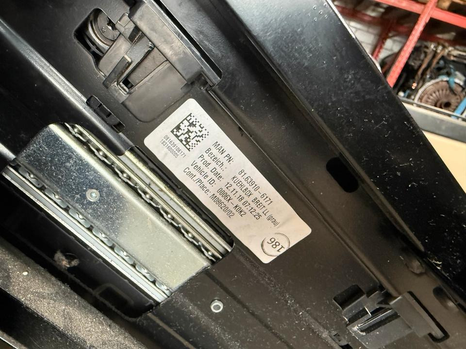 MAN TGX Kühlbox / Kühlschrank 81..63910-6171 - 운전실 및 내부 트럭 용 : 사진 4 MAN TGX Kühlbox / Kühlschrank 81..63910-6171 - 운전실 및 내부 트럭 용 : 사진 4