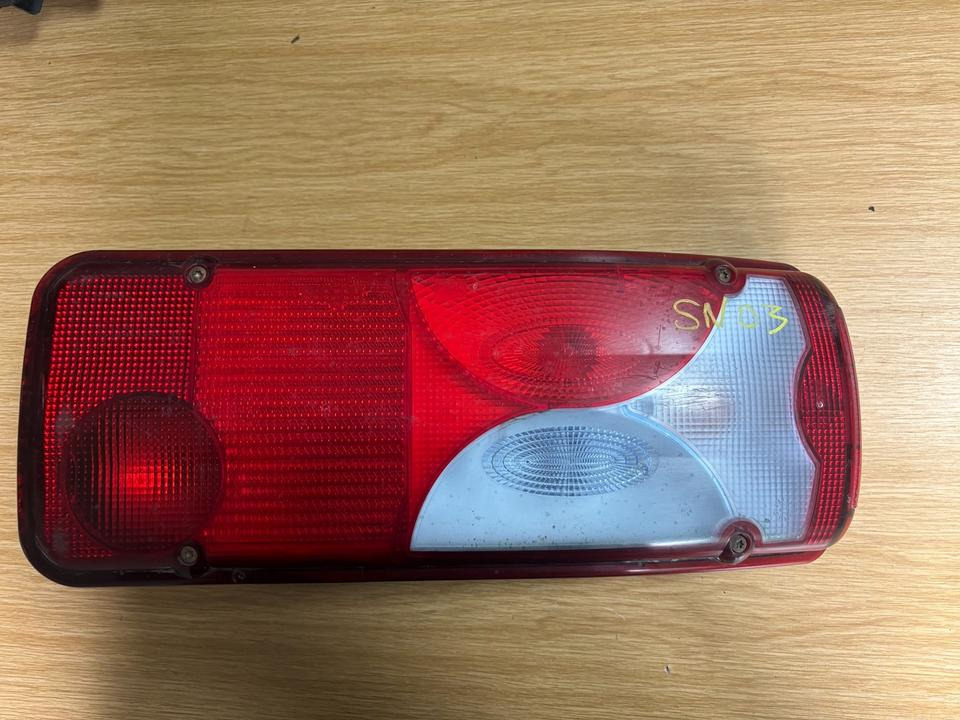 MAN TGX Rücklicht Rechts 81.25225-6551 SN 03 - 미등 트럭 용 : 사진 1 MAN TGX Rücklicht Rechts 81.25225-6551 SN 03 - 미등 트럭 용 : 사진 1