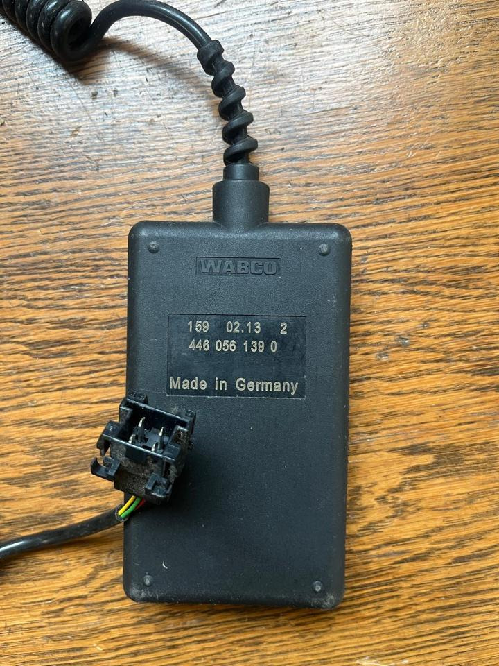 MAN WABCO Bediengerät Fernbedienung Luftfederung 4460561390 - 에어 서스펜션 트럭 용 : 사진 2 MAN WABCO Bediengerät Fernbedienung Luftfederung 4460561390 - 에어 서스펜션 트럭 용 : 사진 2