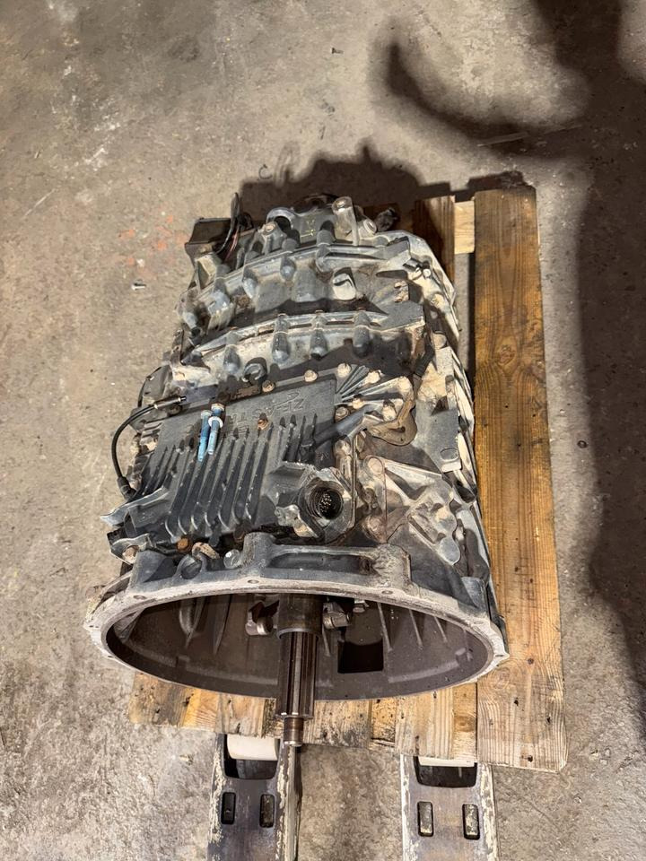 MAN ZF ASTRONIC Getriebe 12 AS 2301 + Nebenantrieb - 기어박스 트럭 용 : 사진 4 MAN ZF ASTRONIC Getriebe 12 AS 2301 + Nebenantrieb - 기어박스 트럭 용 : 사진 4