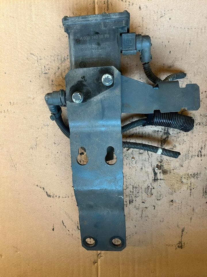 Mercedes Actros MP4 AdBlue Pumpe A0001405578 - 연료 펌프 트럭 용 : 사진 3 Mercedes Actros MP4 AdBlue Pumpe A0001405578 - 연료 펌프 트럭 용 : 사진 3