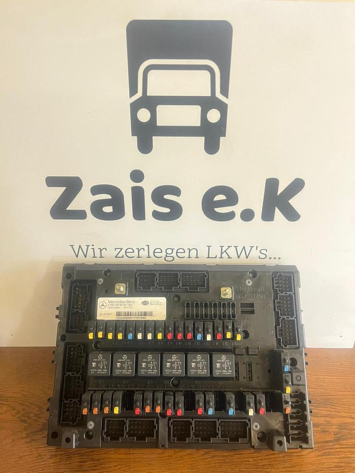 Mercedes Actros MP4 SAM Cabin Sicherungskasten A0004469658 - 퓨즈 트럭 용 : 사진 1 Mercedes Actros MP4 SAM Cabin Sicherungskasten A0004469658 - 퓨즈 트럭 용 : 사진 1