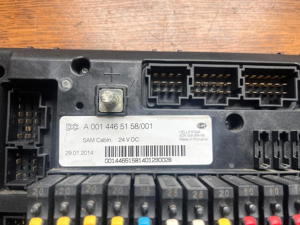 Mercedes Actros MP4 SAM Cabin Sicherungskasten A0014465158 - 퓨즈 트럭 용 : 사진 2 Mercedes Actros MP4 SAM Cabin Sicherungskasten A0014465158 - 퓨즈 트럭 용 : 사진 2