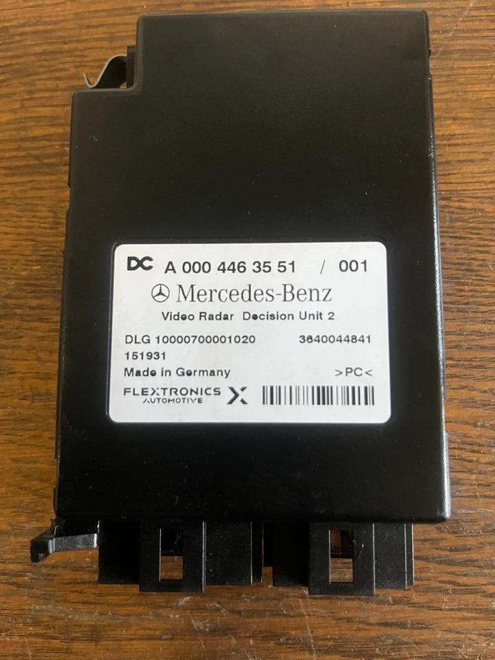 Mercedes Actros MP4 Video Radar Steuergerät A0004463551 - ECU 트럭 용 : 사진 3 Mercedes Actros MP4 Video Radar Steuergerät A0004463551 - ECU 트럭 용 : 사진 3