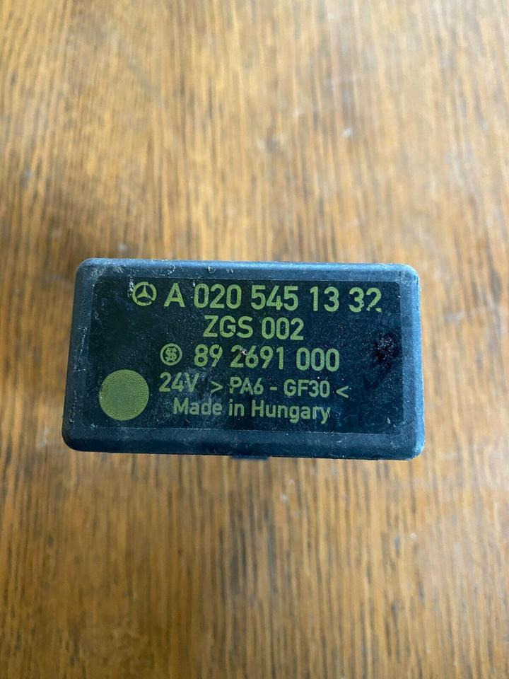 Mercedes Atego Blinkermodul Relais Steuergerät A 020 545 13 32 - ECU 트럭 용 : 사진 2 Mercedes Atego Blinkermodul Relais Steuergerät A 020 545 13 32 - ECU 트럭 용 : 사진 2