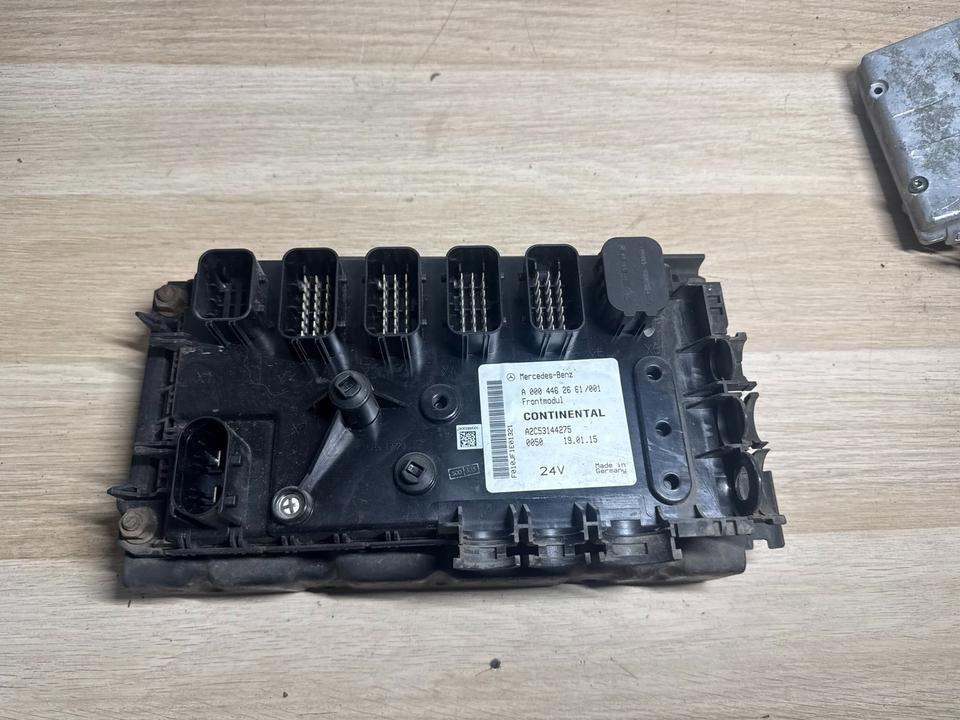 Mercedes Frontmodul CONTINENTAL A0004462661 - ECU 트럭 용 : 사진 2 Mercedes Frontmodul CONTINENTAL A0004462661 - ECU 트럭 용 : 사진 2