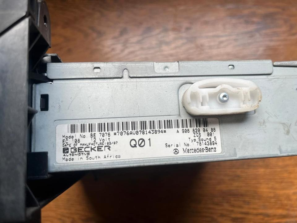 Mercedes Sprinter CD Radio 12V A9068200486 - 운전실 및 내부 트럭 용 : 사진 2 Mercedes Sprinter CD Radio 12V A9068200486 - 운전실 및 내부 트럭 용 : 사진 2