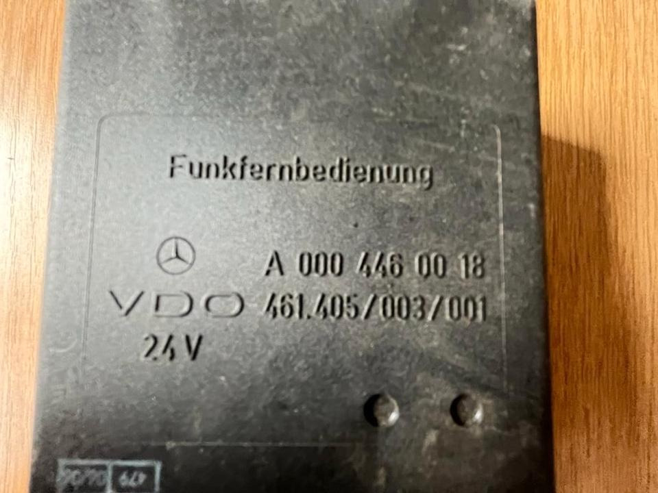Mercedes VDO Funkfernbedienung Steuergerät A 000 446 00 18 - ECU 트럭 용 : 사진 2 Mercedes VDO Funkfernbedienung Steuergerät A 000 446 00 18 - ECU 트럭 용 : 사진 2