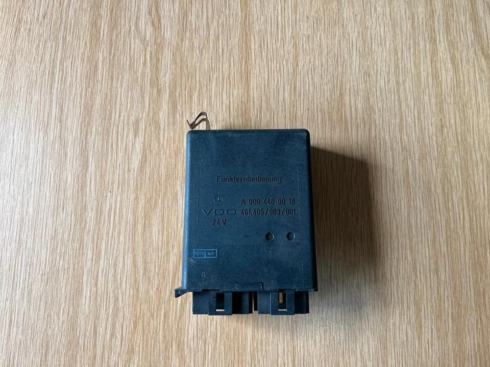 Mercedes VDO Funkfernbedienung Steuergerät A 000 446 00 18 - ECU 트럭 용 : 사진 1 Mercedes VDO Funkfernbedienung Steuergerät A 000 446 00 18 - ECU 트럭 용 : 사진 1