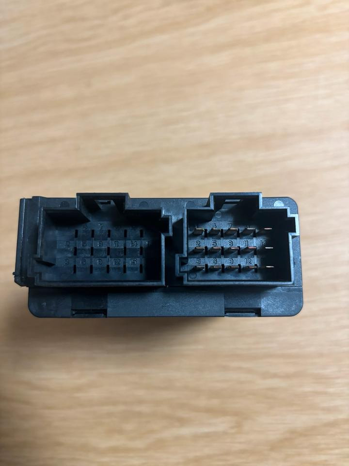 Mercedes VDO Zentralverriegelung Steuergerät A0004461519 - ECU 트럭 용 : 사진 3 Mercedes VDO Zentralverriegelung Steuergerät A0004461519 - ECU 트럭 용 : 사진 3
