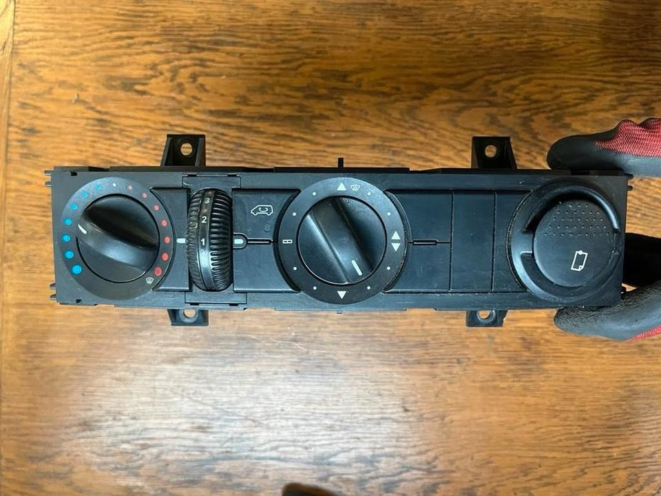 VW Crafter Klimabedienteil Klima Heizung 5HB009182 - 난방/ 환기 트럭 용 : 사진 1 VW Crafter Klimabedienteil Klima Heizung 5HB009182 - 난방/ 환기 트럭 용 : 사진 1