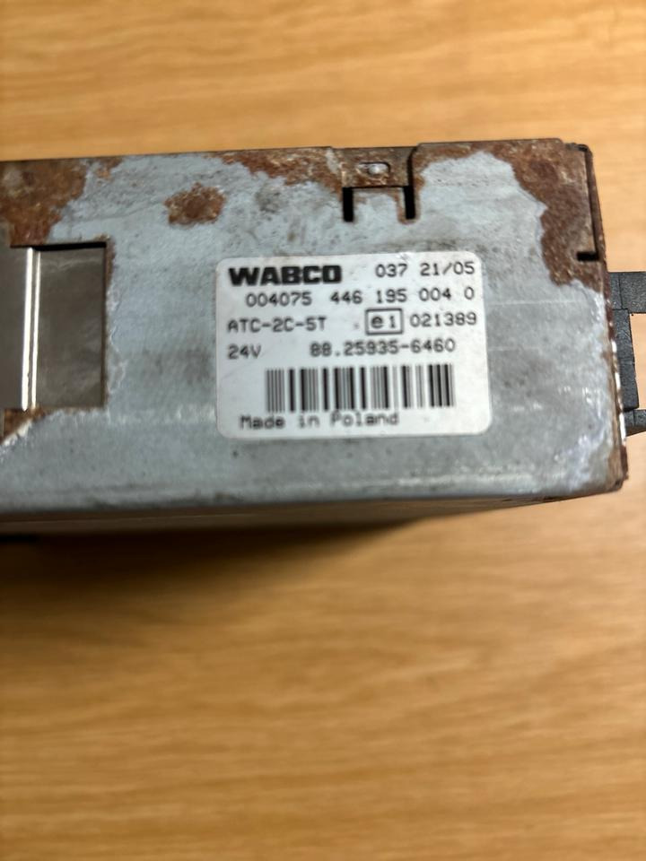 Wabco ECU ATC-CAN Bedienteil 88259356460 / 4461950040 - 전기 설비 트럭 용 : 사진 2 Wabco ECU ATC-CAN Bedienteil 88259356460 / 4461950040 - 전기 설비 트럭 용 : 사진 2