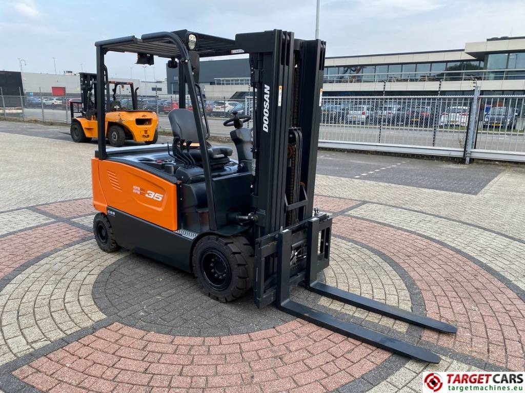 Doosan B35X-7 Electric Forklift 3.5T Triplex-438cm Unused - 전기 지게차 : 사진 2 Doosan B35X-7 Electric Forklift 3.5T Triplex-438cm Unused - 전기 지게차 : 사진 2