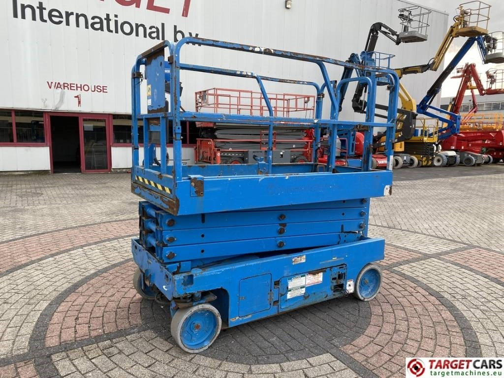 Genie GS-2646 Electric 2646 Scissor Work Lift 992cm - 시저 리프트 : 사진 1 Genie GS-2646 Electric 2646 Scissor Work Lift 992cm - 시저 리프트 : 사진 1