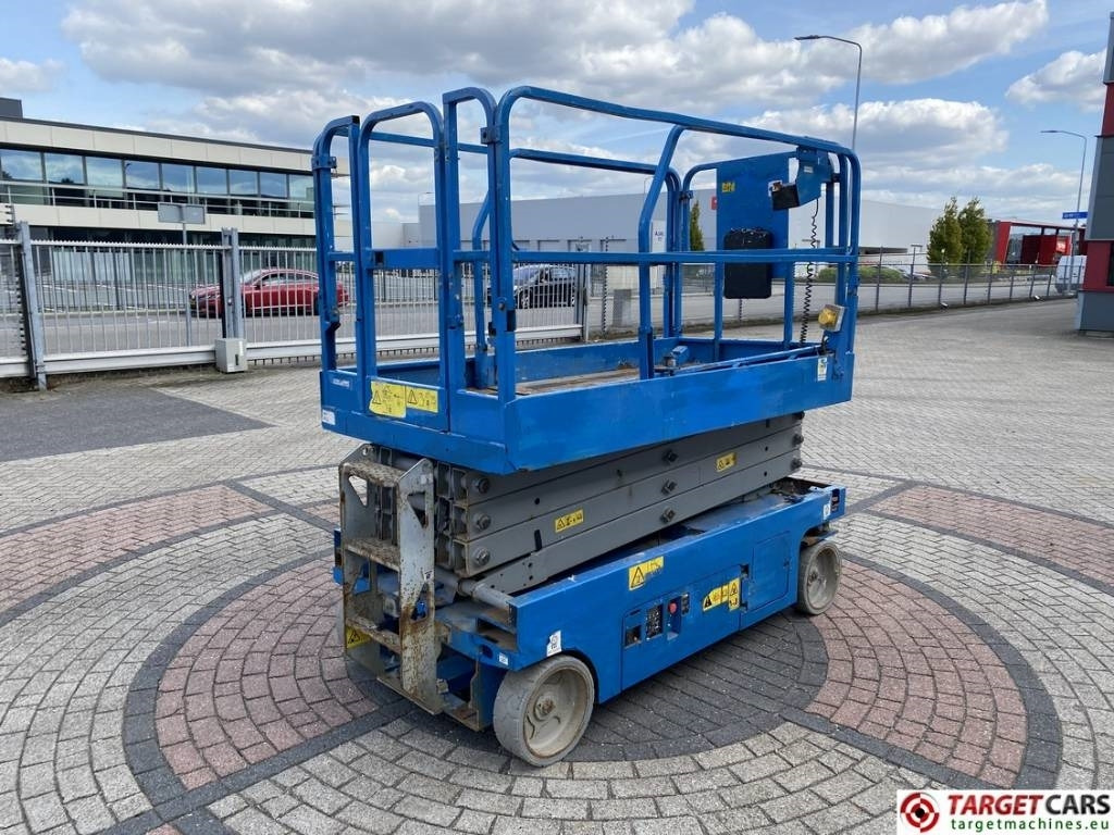 Genie GS-2646 Electric GS2646 Scissor Work Lift 992cm - 시저 리프트 : 사진 3 Genie GS-2646 Electric GS2646 Scissor Work Lift 992cm - 시저 리프트 : 사진 3
