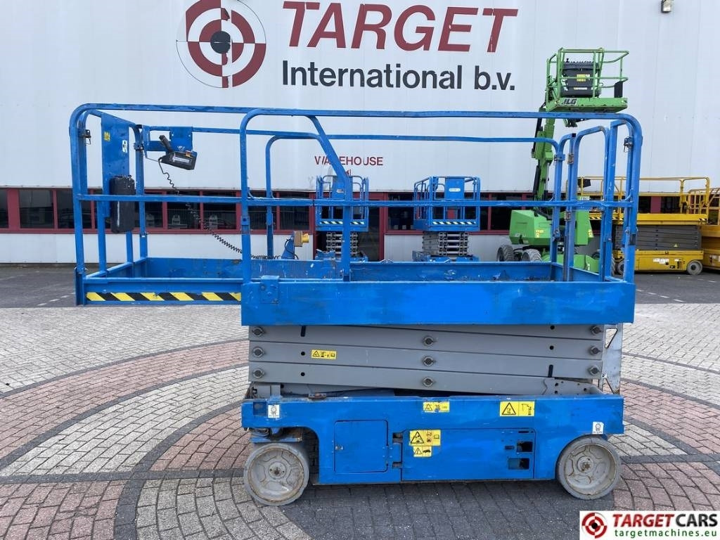 Genie GS-2646 Electric GS2646 Scissor Work Lift 992cm - 시저 리프트 : 사진 5 Genie GS-2646 Electric GS2646 Scissor Work Lift 992cm - 시저 리프트 : 사진 5