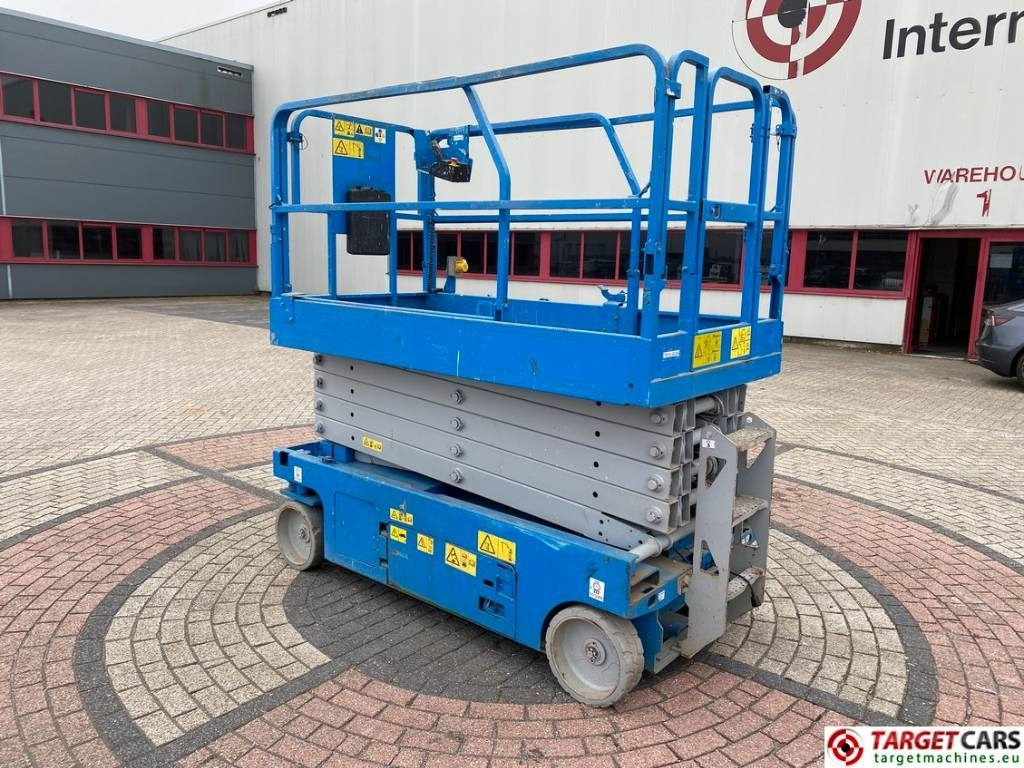 Genie GS-3246 Electric Scissor Work Lift 1175cm - 시저 리프트 : 사진 4 Genie GS-3246 Electric Scissor Work Lift 1175cm - 시저 리프트 : 사진 4