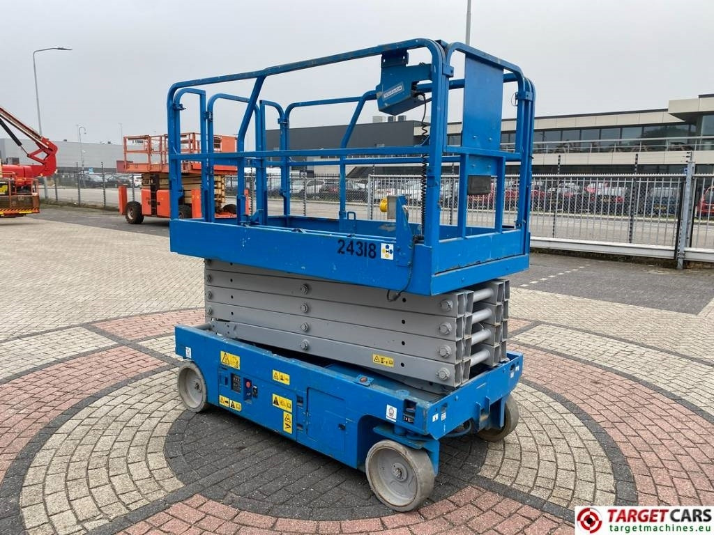 Genie GS-3246 Electric Scissor Work Lift 1175cm - 시저 리프트 : 사진 2 Genie GS-3246 Electric Scissor Work Lift 1175cm - 시저 리프트 : 사진 2