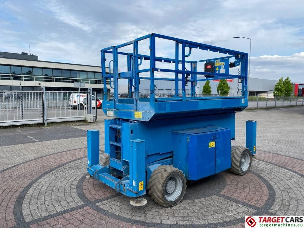 Genie GS-4069DC Electric 4x4 Scissor Work Lift 1412cm - 시저 리프트 : 사진 3 Genie GS-4069DC Electric 4x4 Scissor Work Lift 1412cm - 시저 리프트 : 사진 3